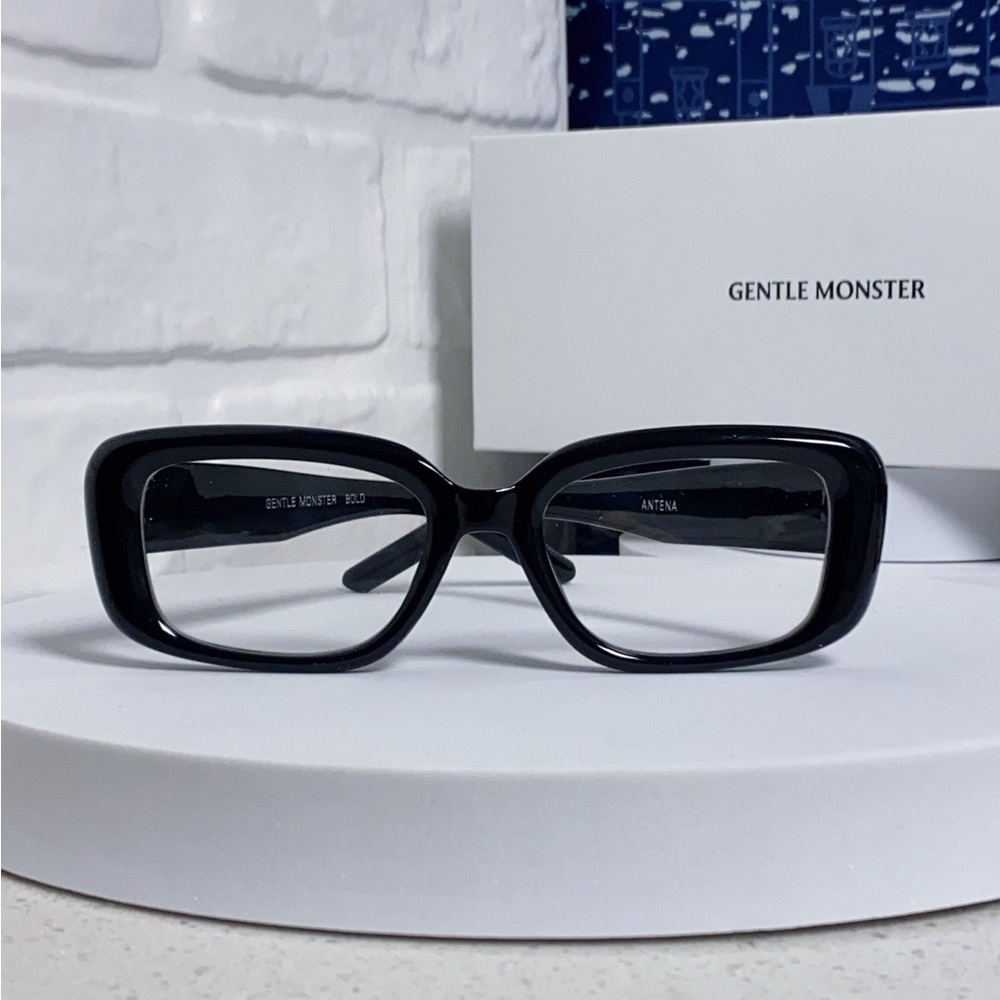 Gentle Monster Black Rectangular Glasses - image 5